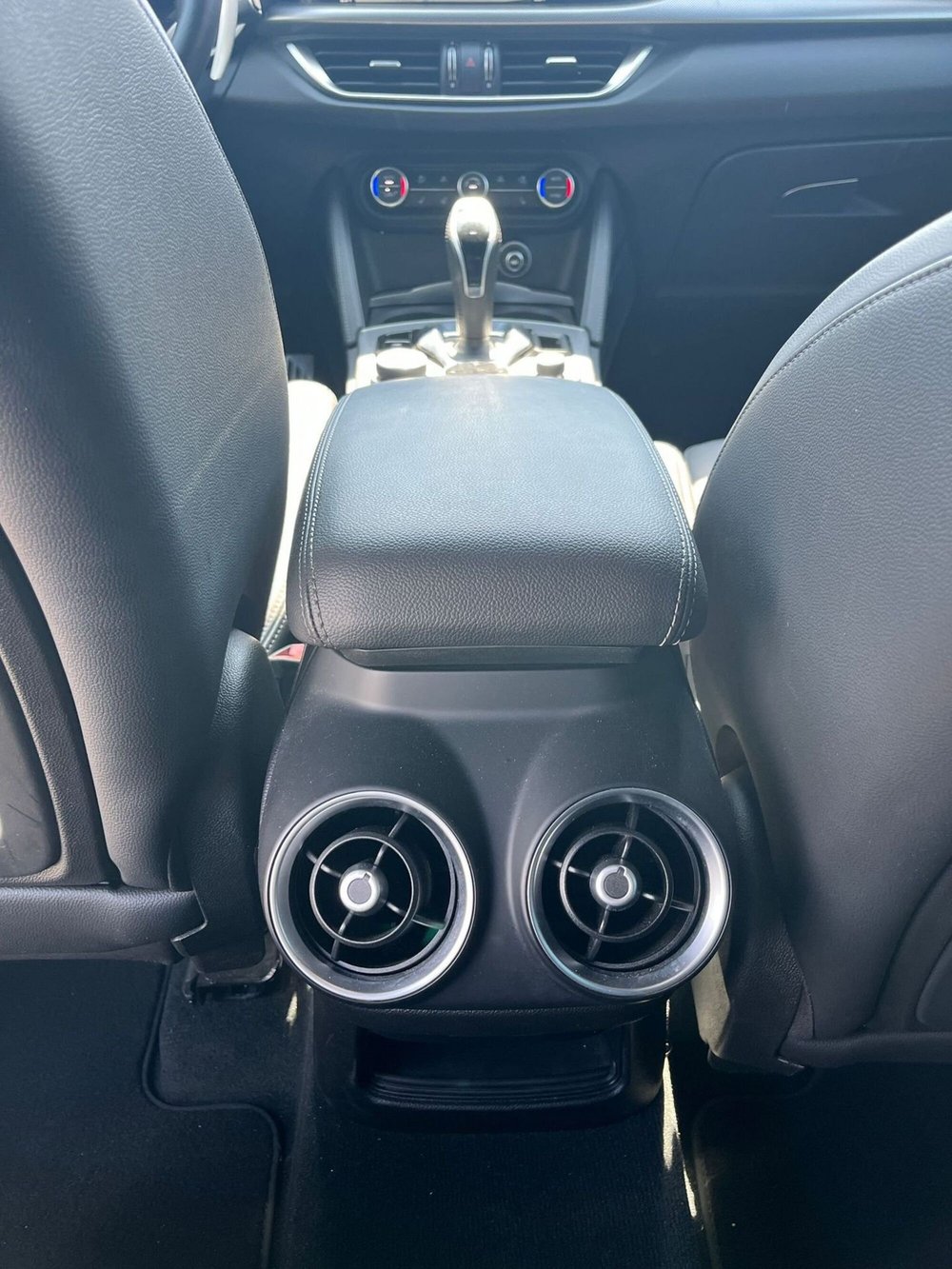 Alfa Romeo Stelvio usata a Milano (19)