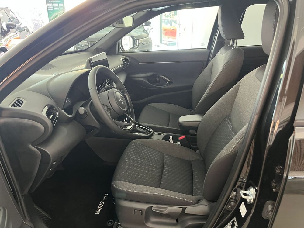 Toyota Yaris Cross nuova a Milano (12)