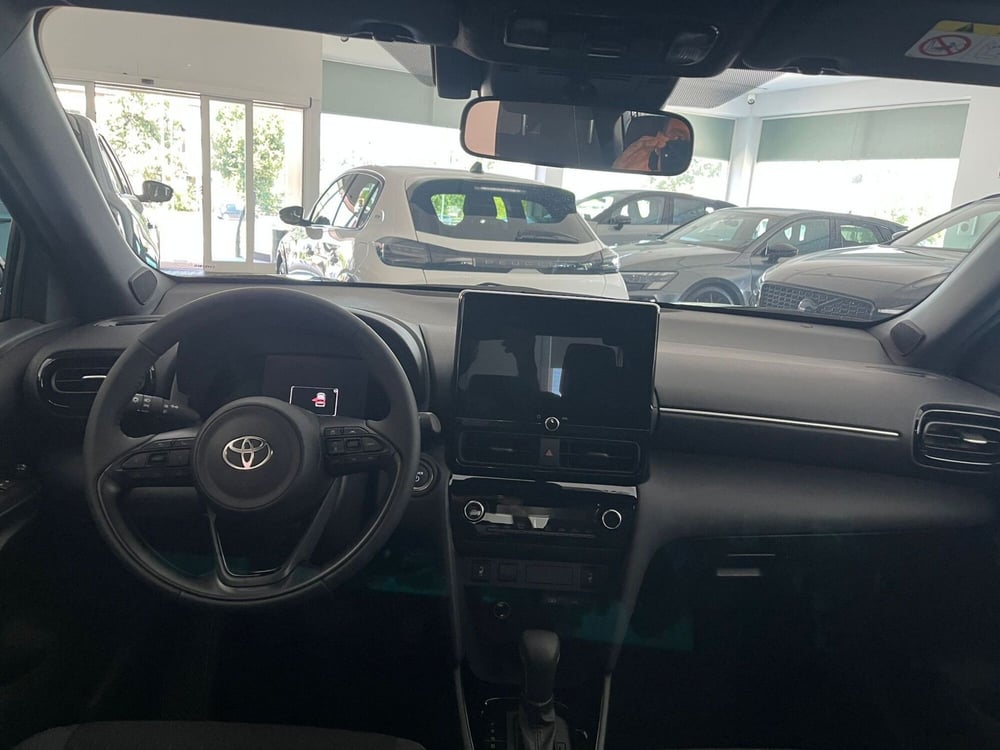 Toyota Yaris Cross nuova a Milano (16)