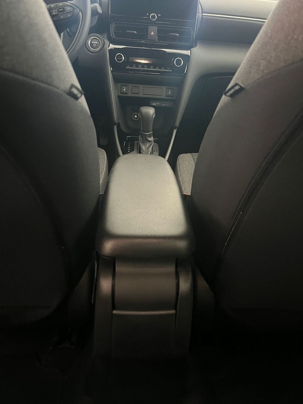 Toyota Yaris Cross nuova a Milano (19)