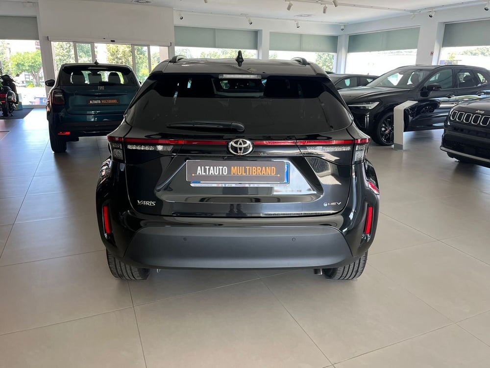 Toyota Yaris Cross nuova a Milano (8)