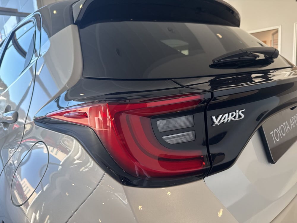 Toyota Yaris nuova a Sassari (10)