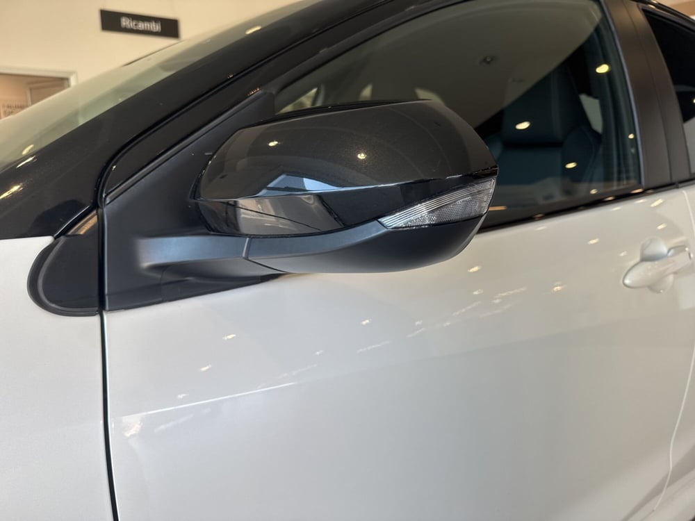 Toyota Yaris nuova a Sassari (12)