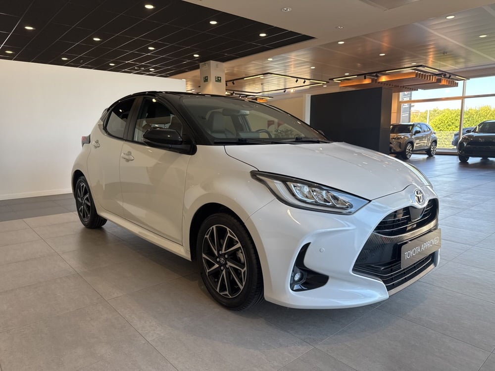 Toyota Yaris nuova a Sassari (8)