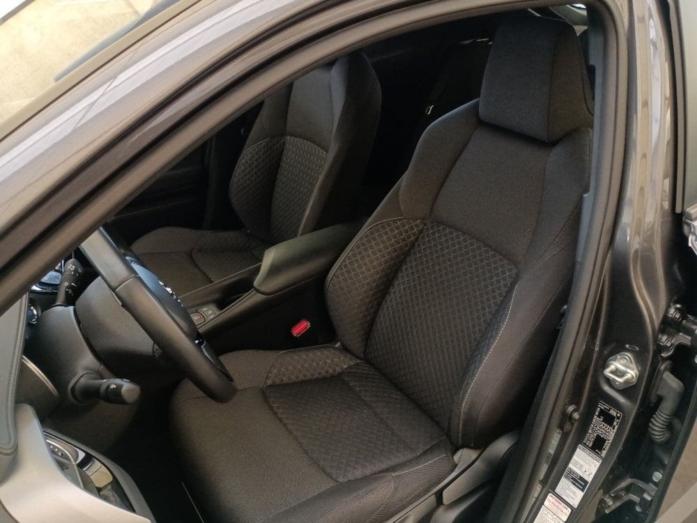 Toyota Toyota C-HR usata a Milano (11)