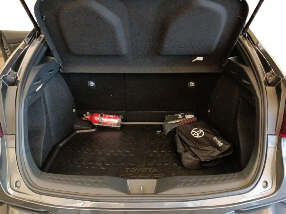 Toyota Toyota C-HR usata a Milano (12)