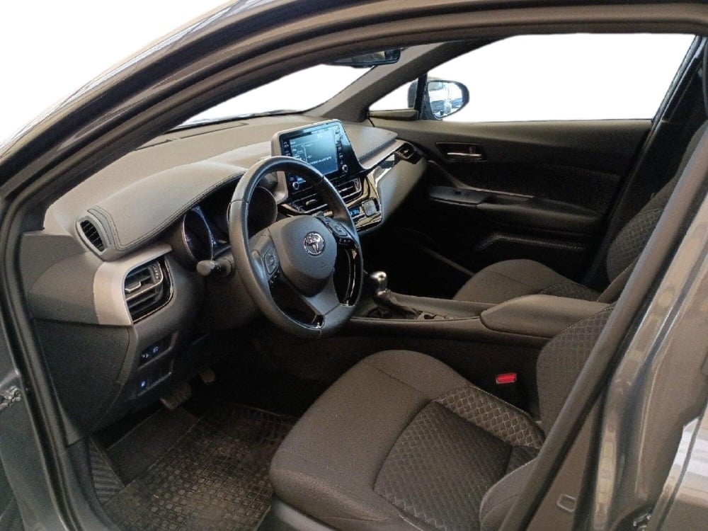 Toyota Toyota C-HR usata a Milano (15)