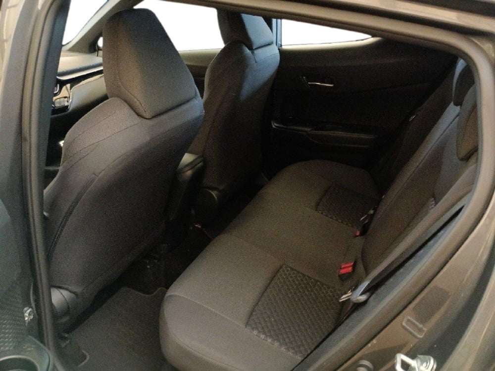 Toyota Toyota C-HR usata a Milano (16)