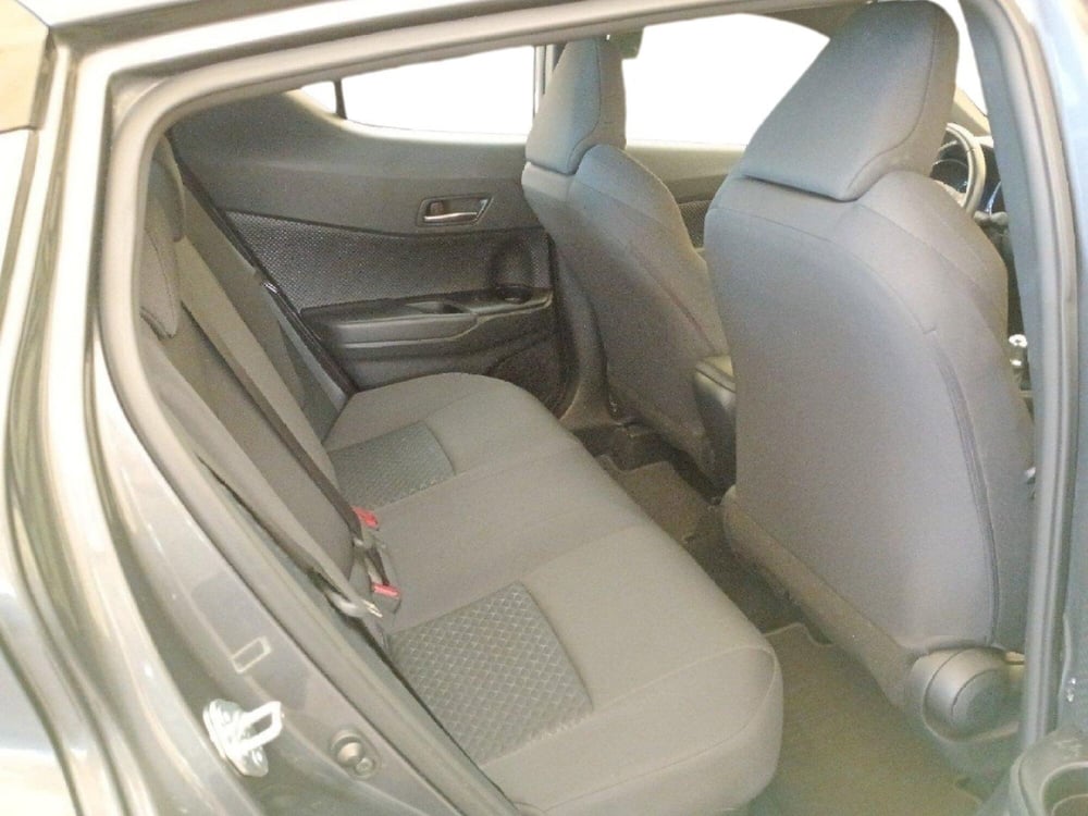 Toyota Toyota C-HR usata a Milano (8)