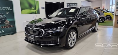 Skoda Superb Station Wagon 2.0 TDI DSG Wagon Style nuova a Livorno