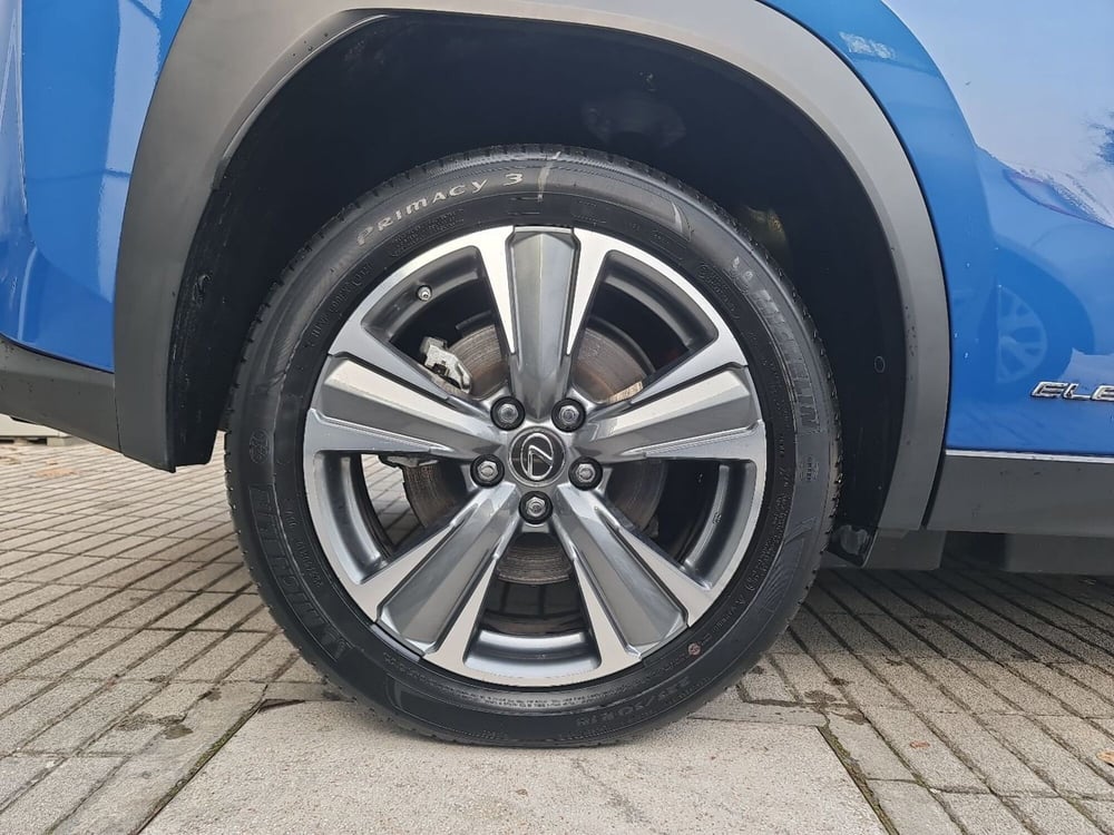 Lexus UX usata a Forlì-Cesena (7)