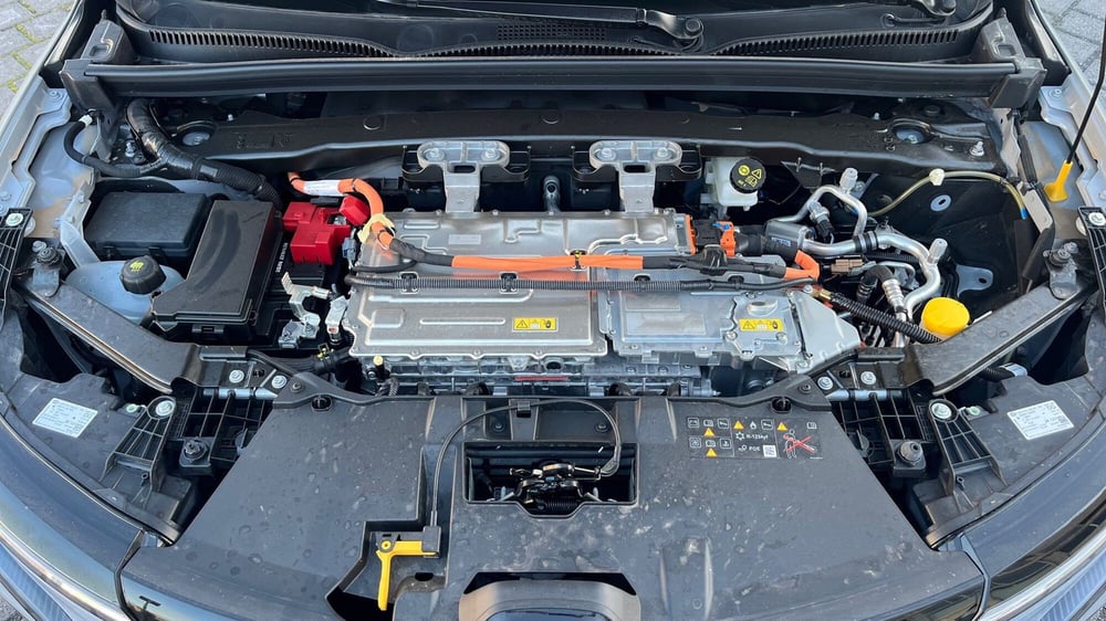 Renault Megane E-Tech Electric nuova a Catania (16)