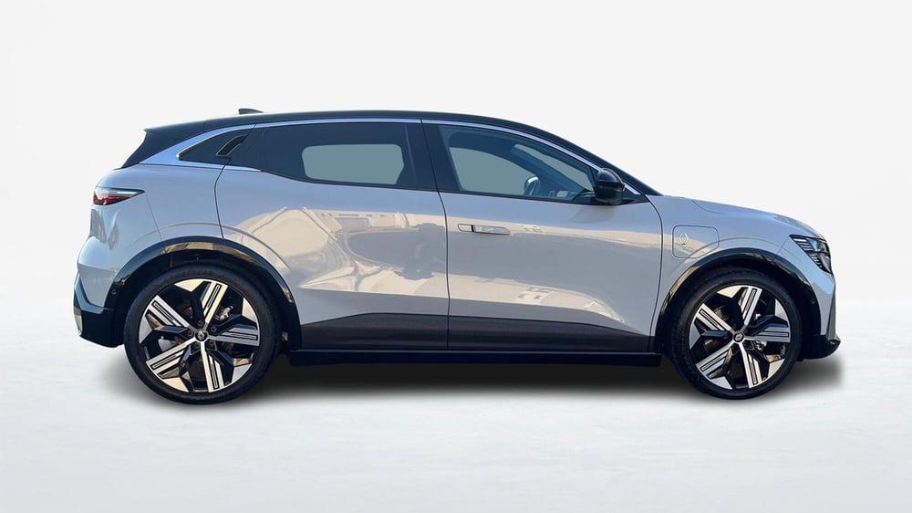 Renault Megane E-Tech Electric nuova a Catania (5)