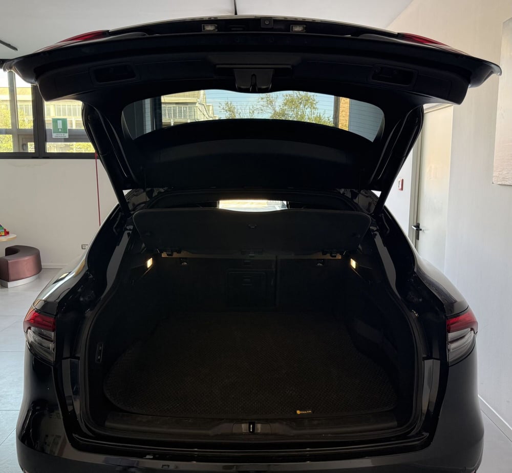 Maserati Levante usata a Parma (16)