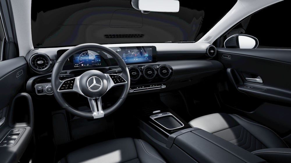 Mercedes-Benz Classe A nuova a Milano (8)