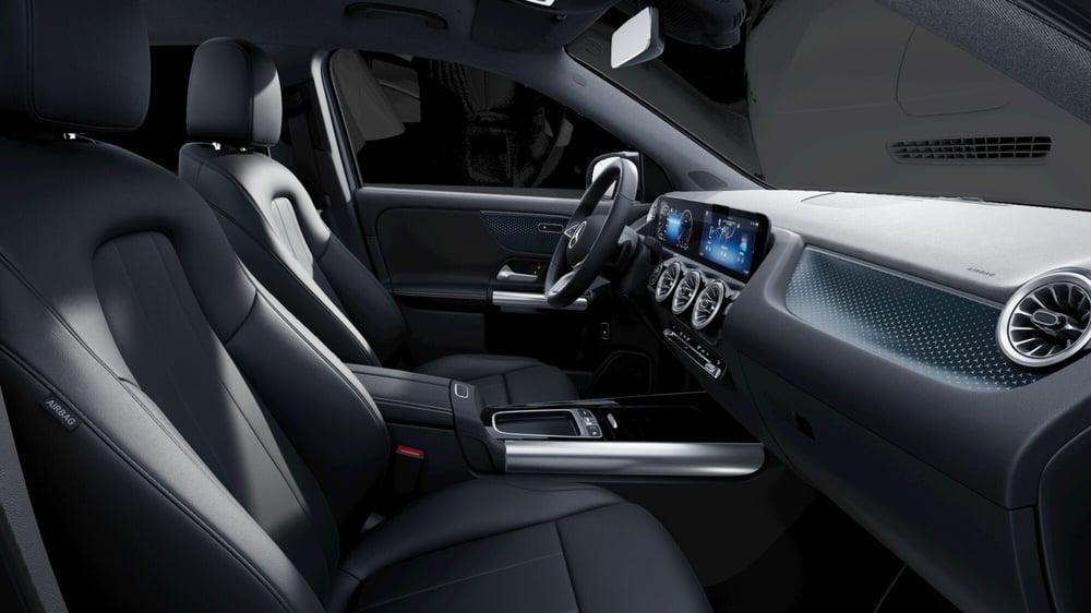 Mercedes-Benz GLA SUV nuova a Milano (7)