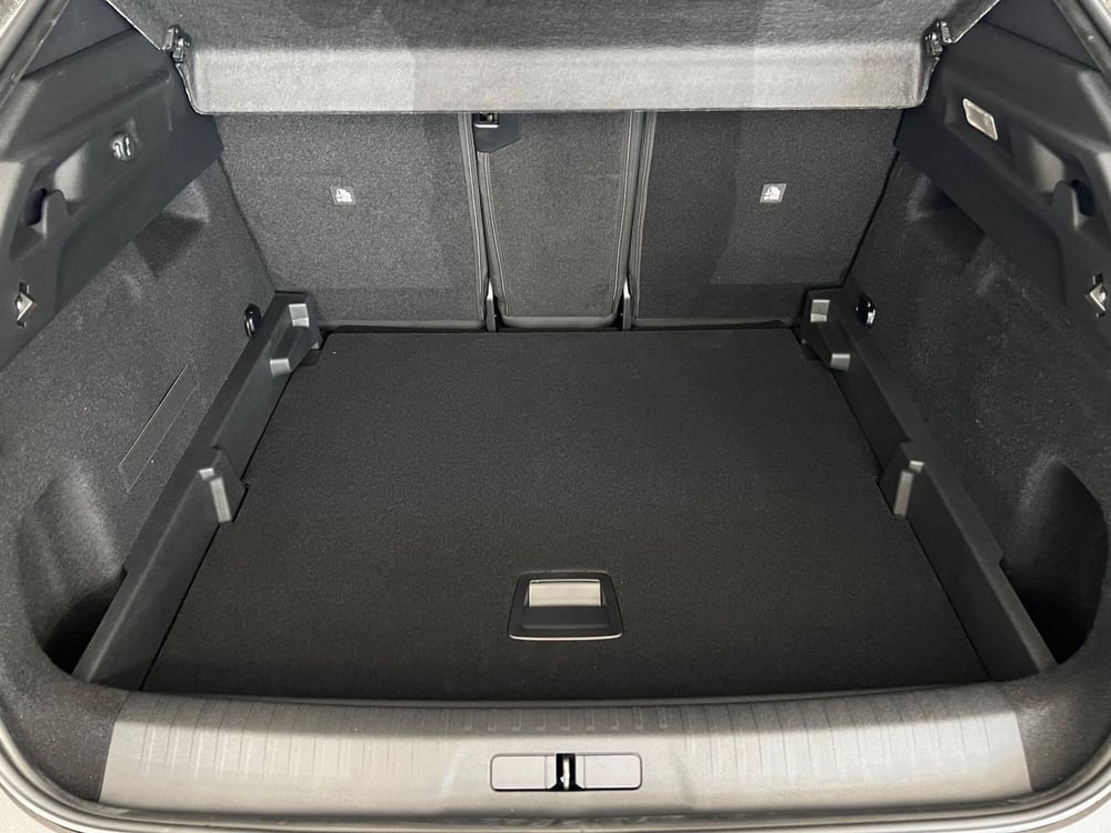 Peugeot 3008 nuova a Bari (10)