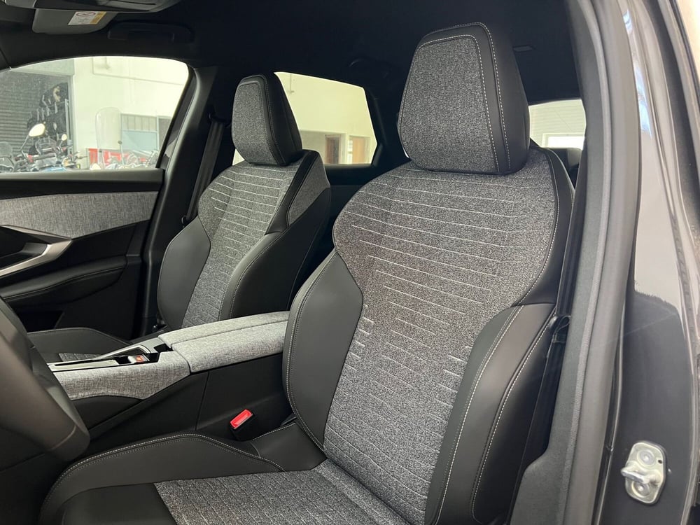 Peugeot 3008 nuova a Bari (15)