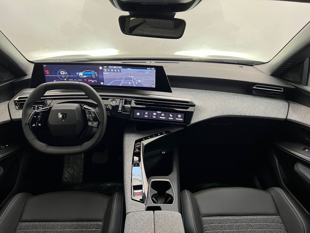 Peugeot 3008 nuova a Bari (18)