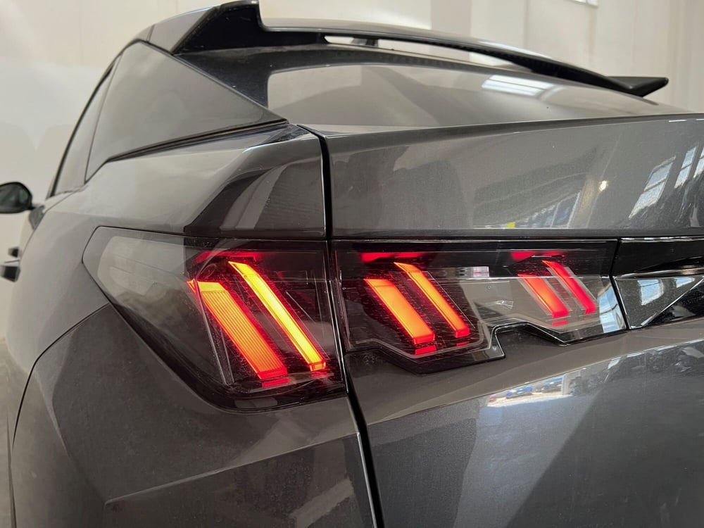 Peugeot 3008 nuova a Bari (9)
