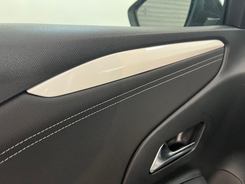 Opel Corsa nuova a Bari (12)