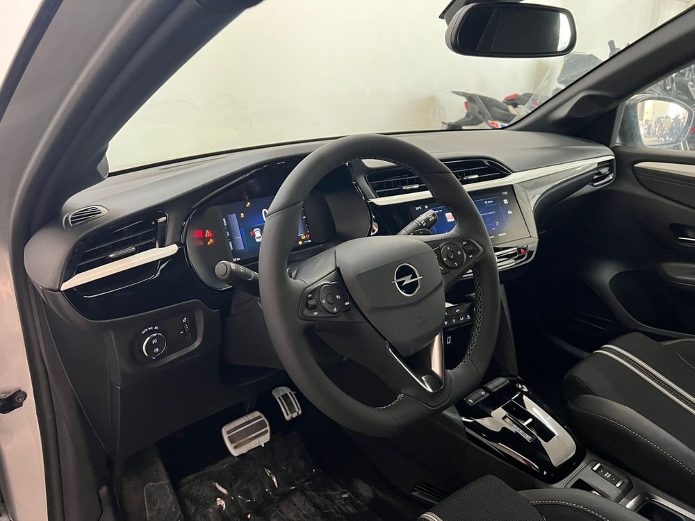Opel Corsa nuova a Bari (14)