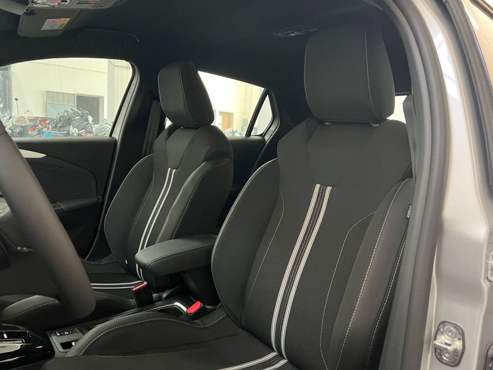 Opel Corsa nuova a Bari (15)