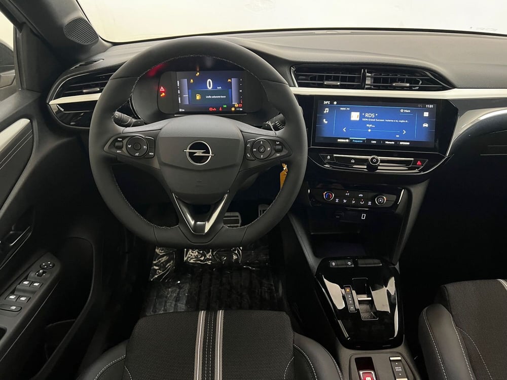 Opel Corsa nuova a Bari (19)