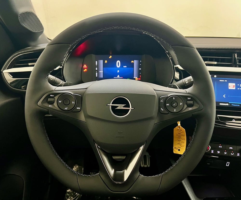 Opel Corsa nuova a Bari (20)