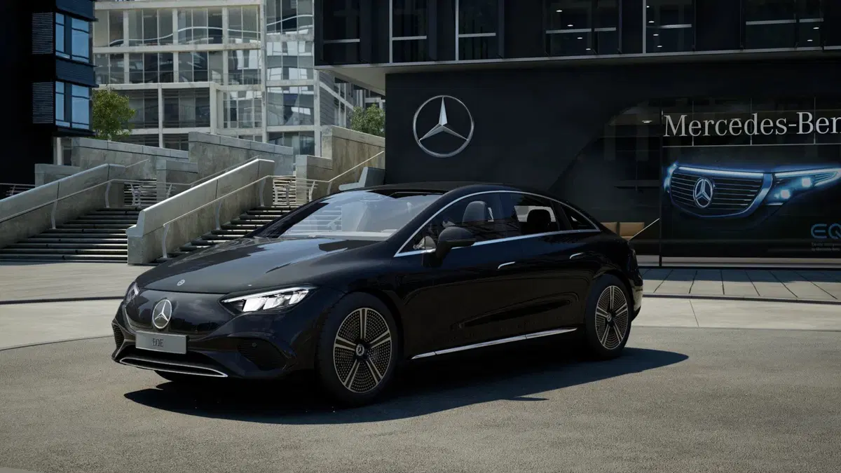 Mercedes-Benz EQE nuova a Pescara