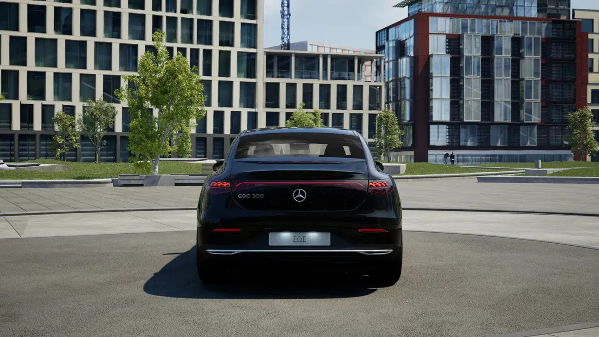 Mercedes-Benz EQE nuova a Pescara (5)