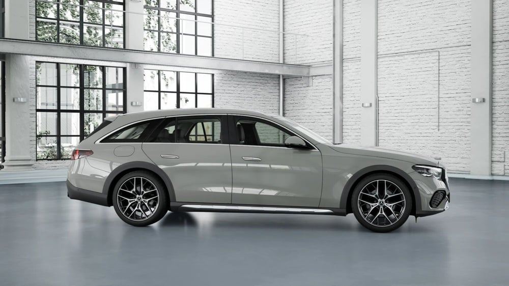 Mercedes-Benz Classe E Station Wagon nuova a Pescara (4)