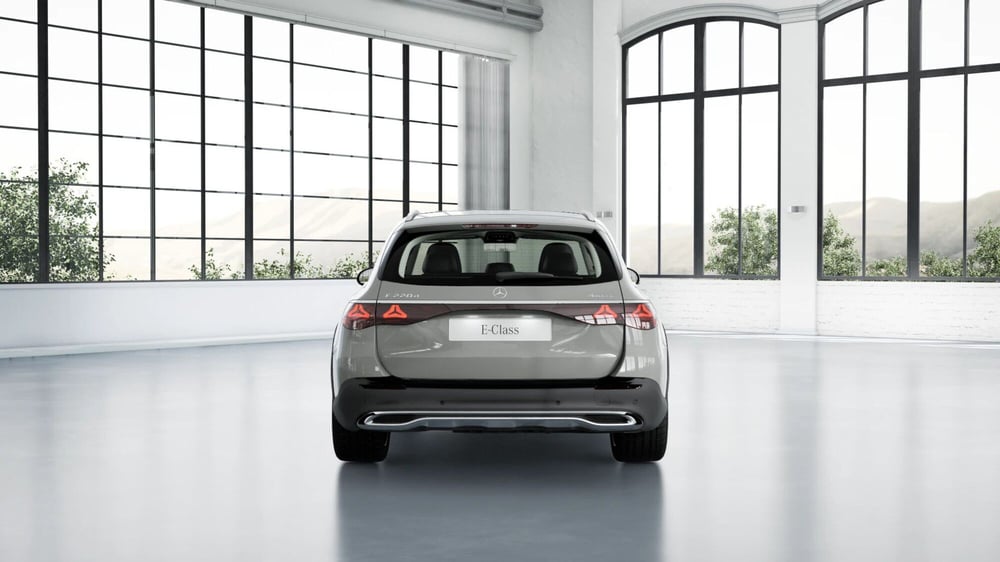 Mercedes-Benz Classe E Station Wagon nuova a Pescara (5)