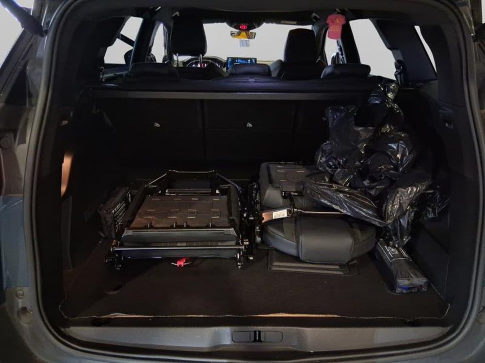 Peugeot 5008 usata a Genova (17)