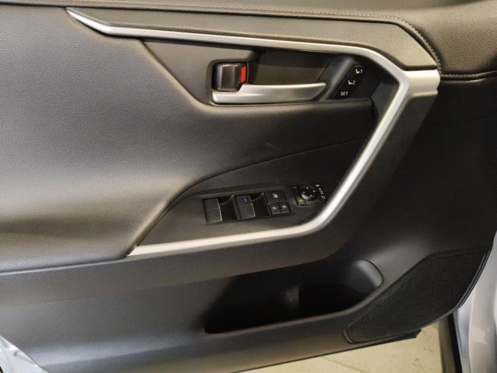 Toyota Rav4 usata a Genova (12)