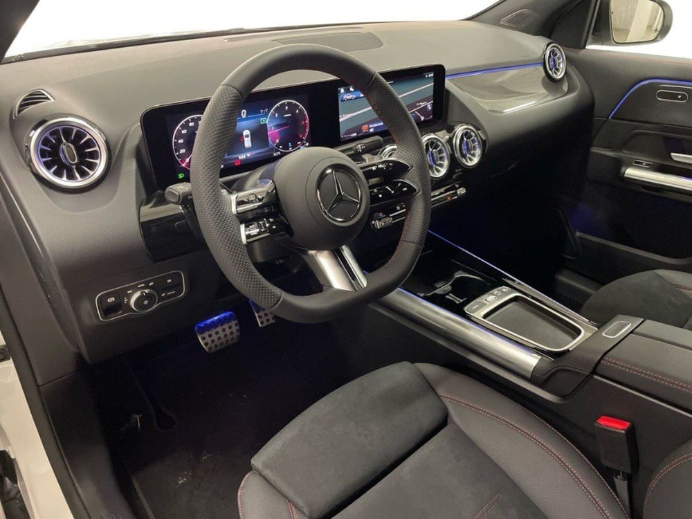 Mercedes-Benz GLA SUV nuova a Macerata (10)