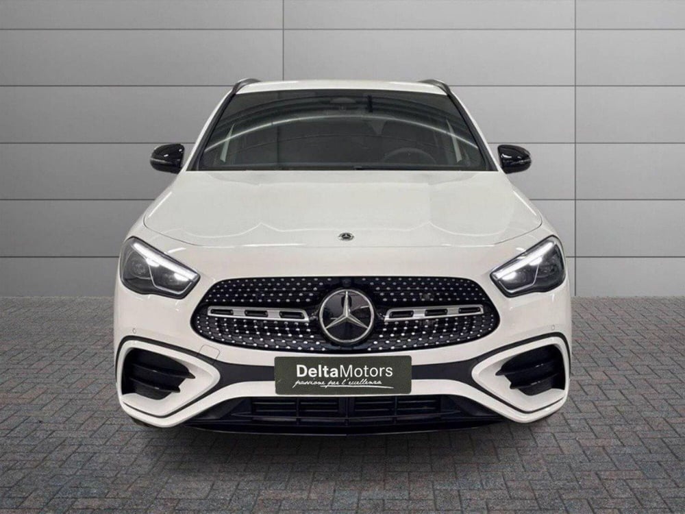 Mercedes-Benz GLA SUV nuova a Macerata (2)