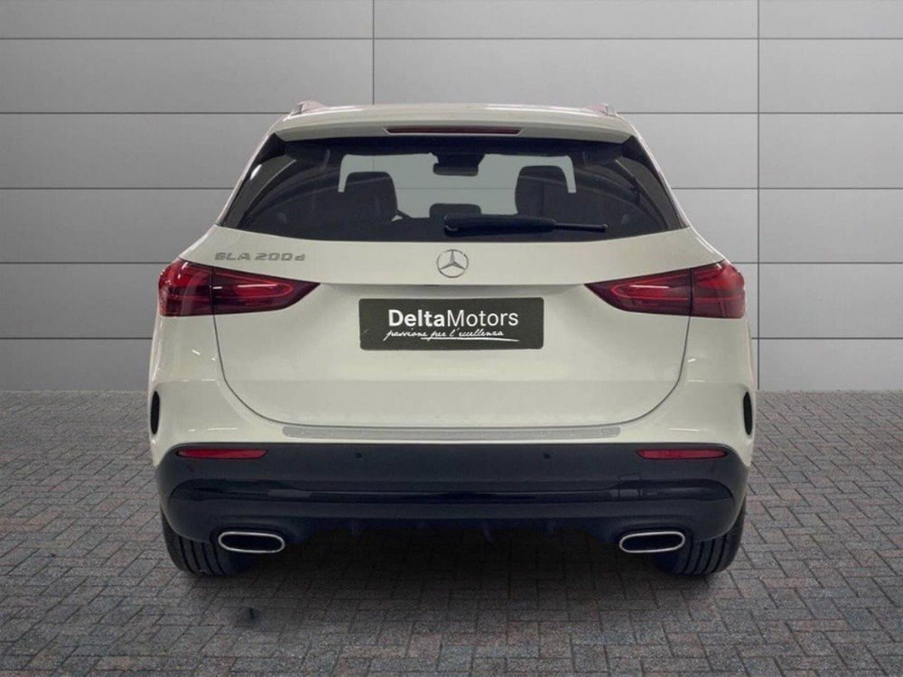 Mercedes-Benz GLA SUV nuova a Macerata (6)