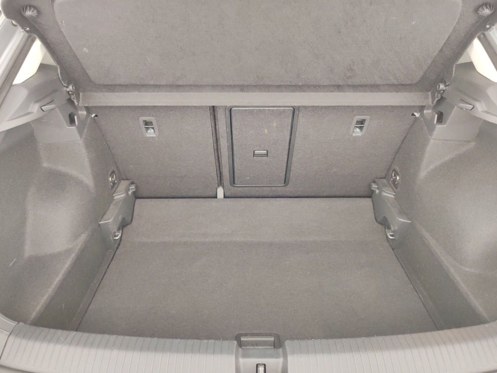 Volkswagen T-Roc usata a Massa-Carrara (16)