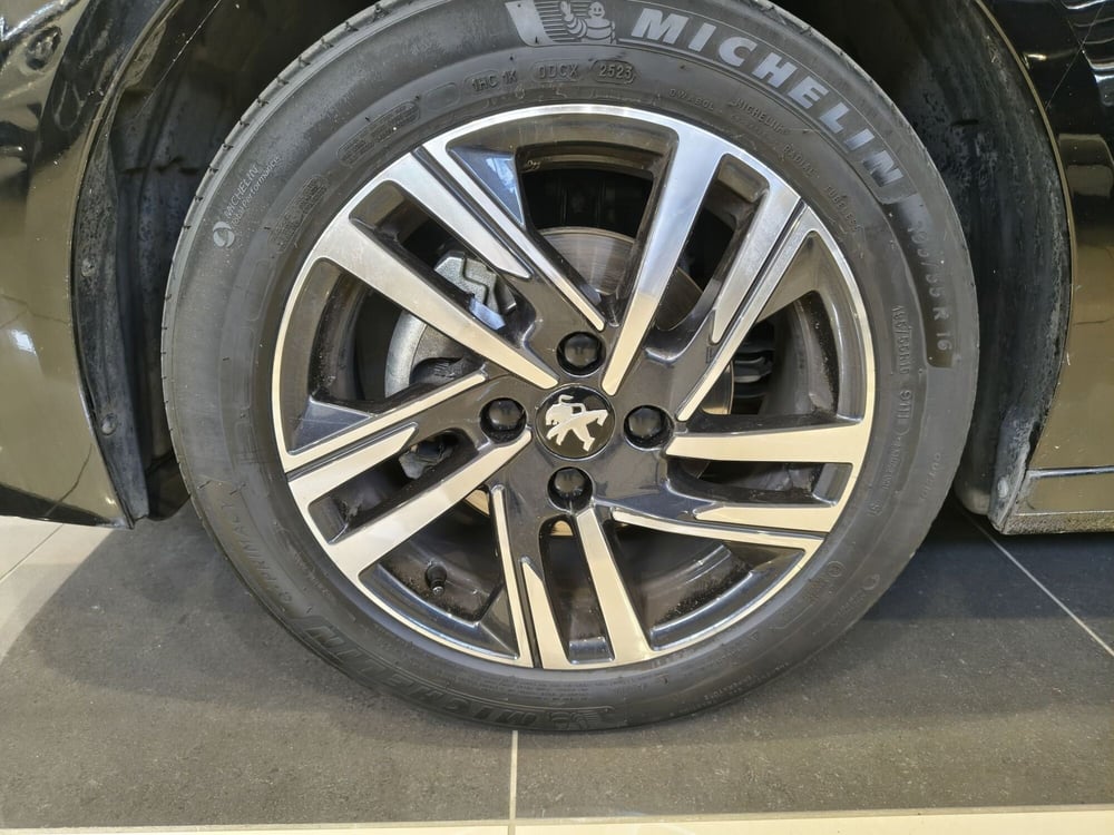 Peugeot 208 usata a Novara (7)