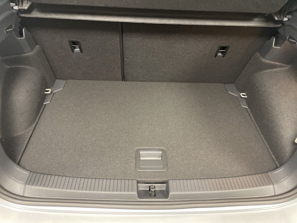 Volkswagen T-Cross nuova a Varese (13)