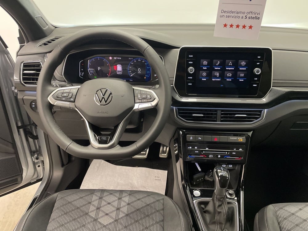 Volkswagen T-Cross nuova a Varese (15)