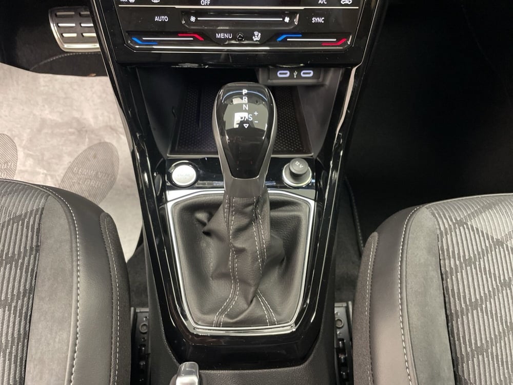 Volkswagen T-Cross nuova a Varese (17)