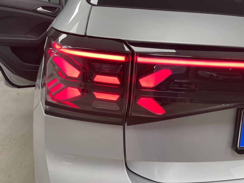 Volkswagen T-Cross nuova a Varese (19)