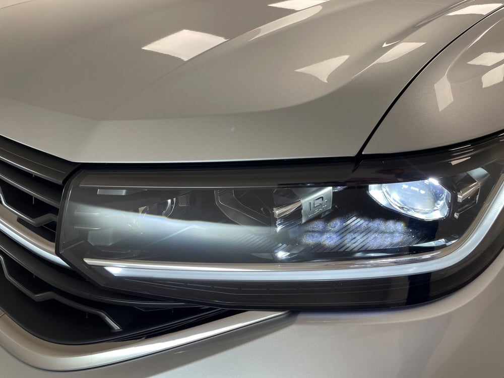 Volkswagen T-Cross nuova a Varese (20)