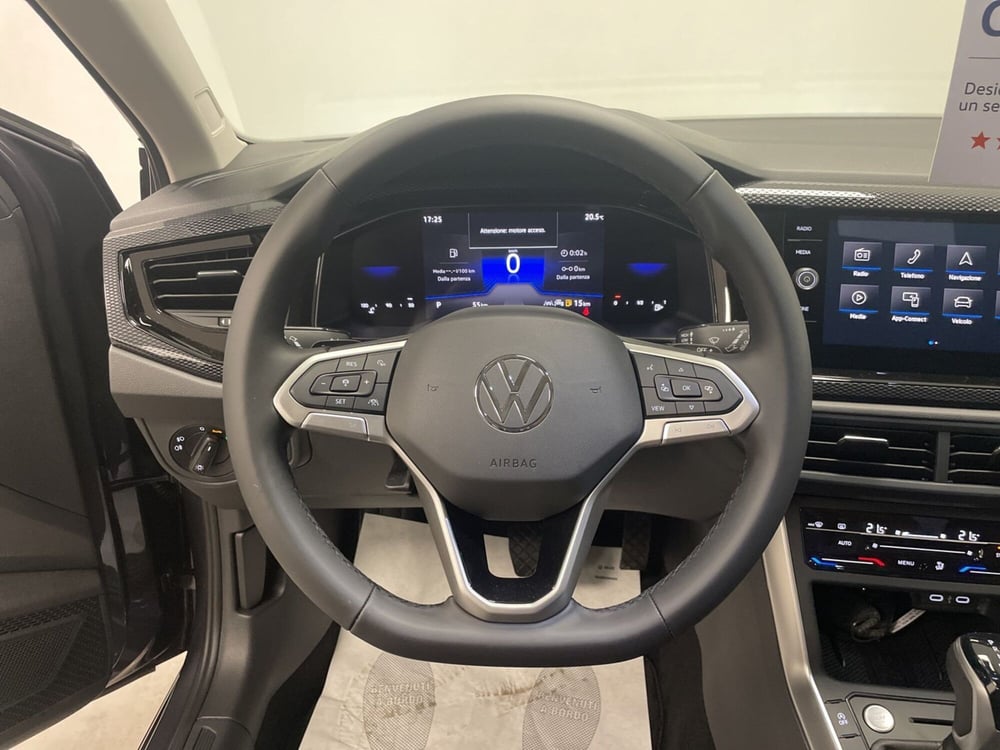 Volkswagen Taigo nuova a Varese (16)
