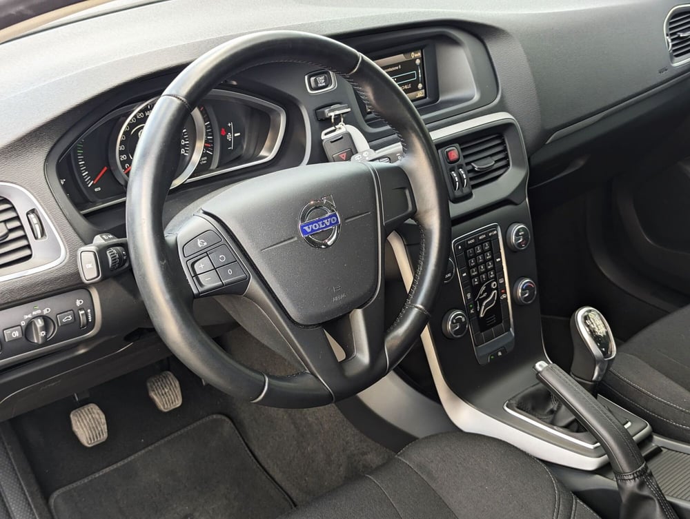 Volvo V40 usata a Pescara (11)