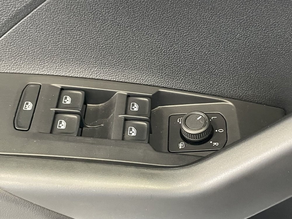 Volkswagen T-Cross usata a Pistoia (18)