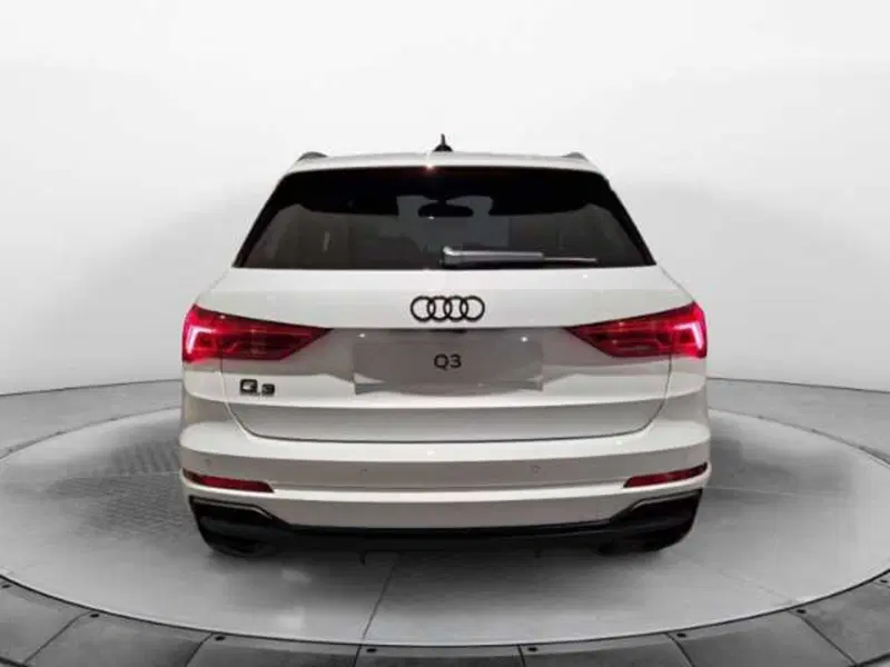 Audi Q3 nuova a Pistoia (4)