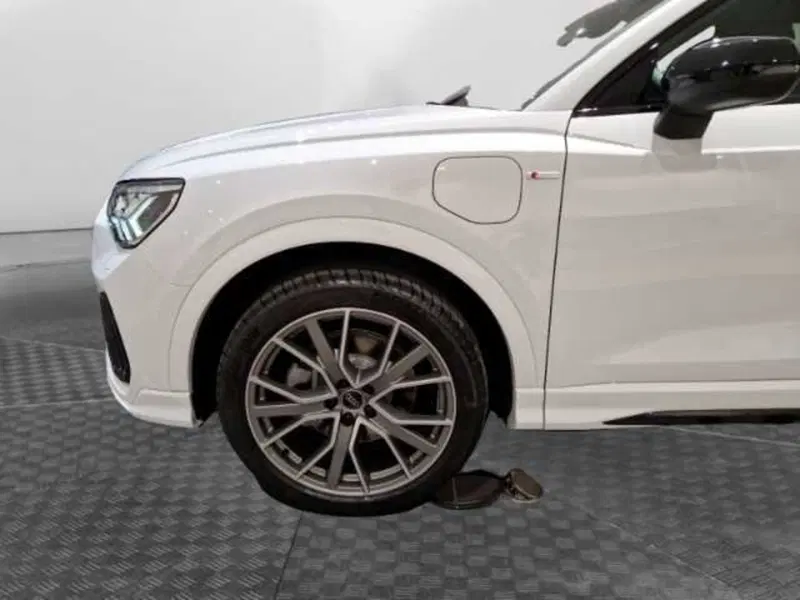 Audi Q3 nuova a Pistoia (7)